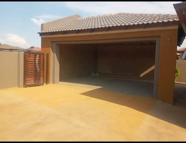 3 BEDROOM HOUSE FOR SALE IN KLIPPOORTJIE